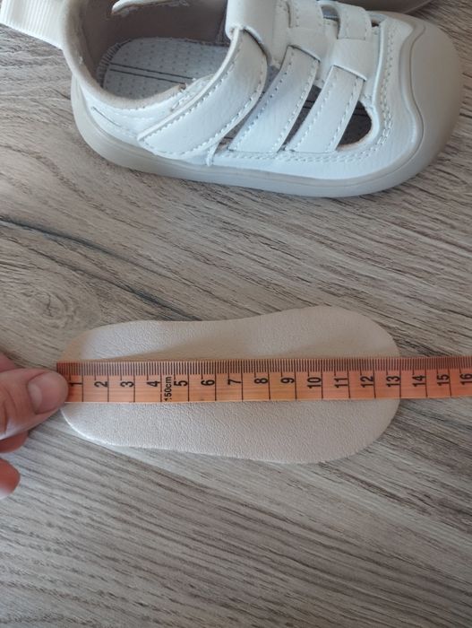 Детские сандали новые