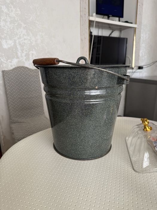 Продам эмалированный ведро