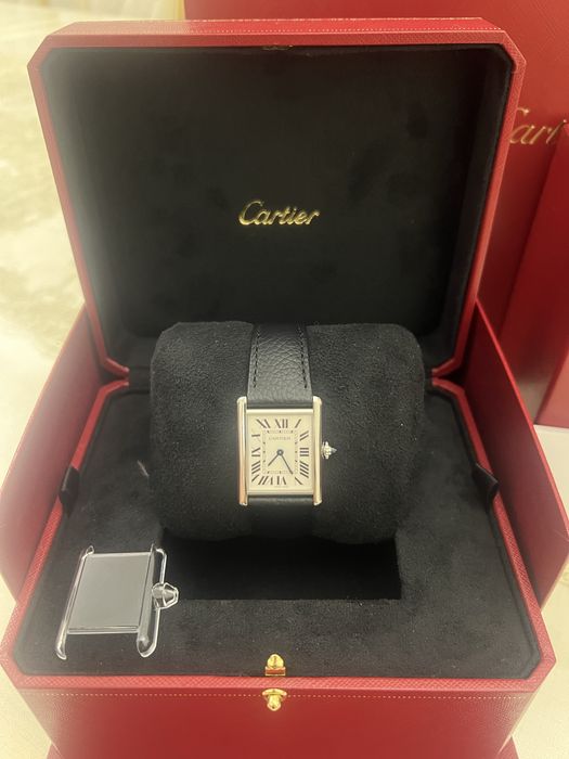 Продаю новые часы Cartier Tank Large model
