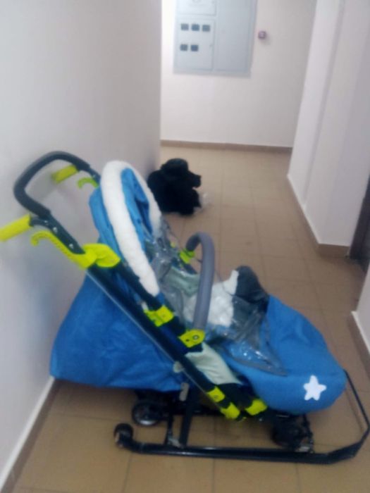 Продам санки почти новые