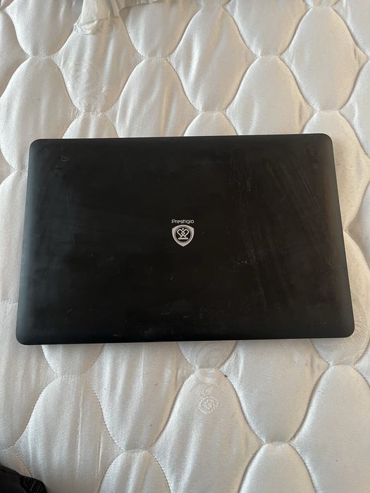 Лаптоп Prestigio