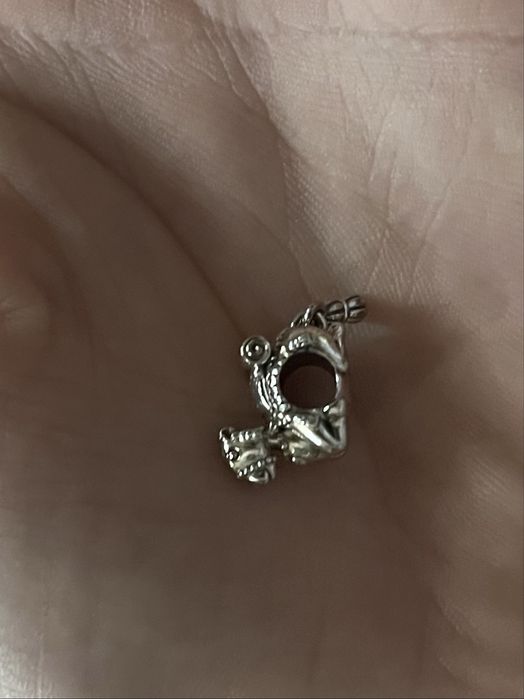 Гривна на Pandora