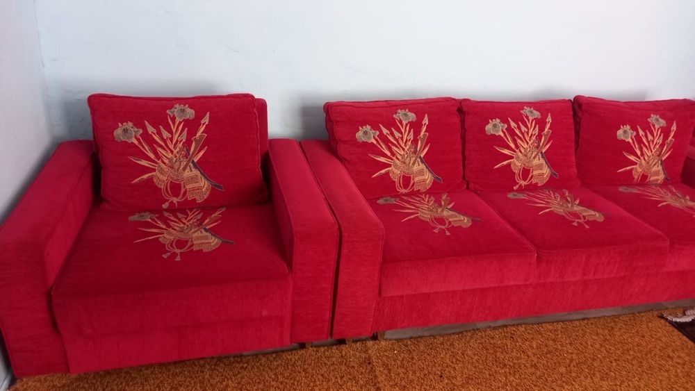 Мягкий мебель