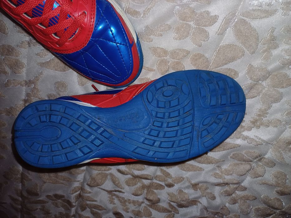 Adidasi fotbal Panter / Ghete fotbal 34