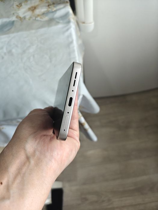 Продам OnePlus Nord 5