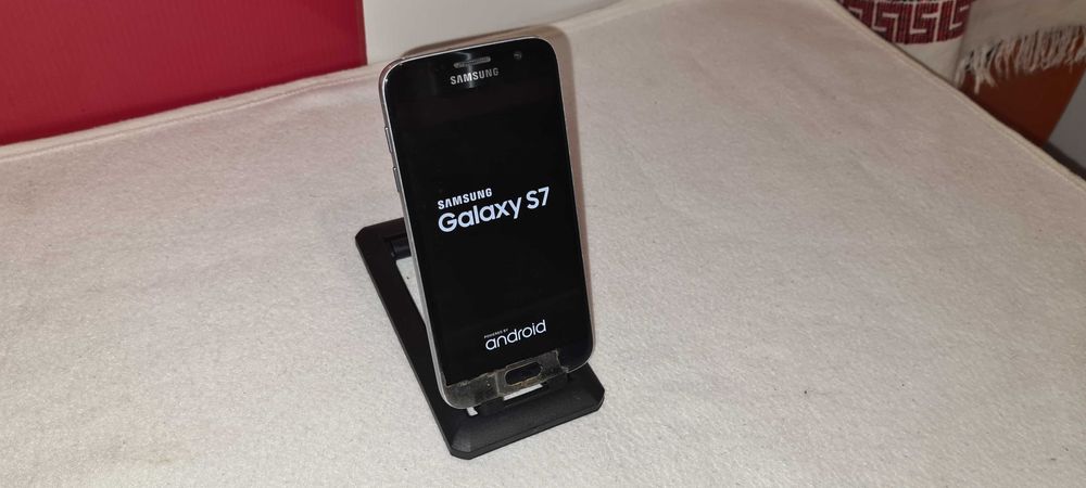 Samsung S 7 = 180 lei