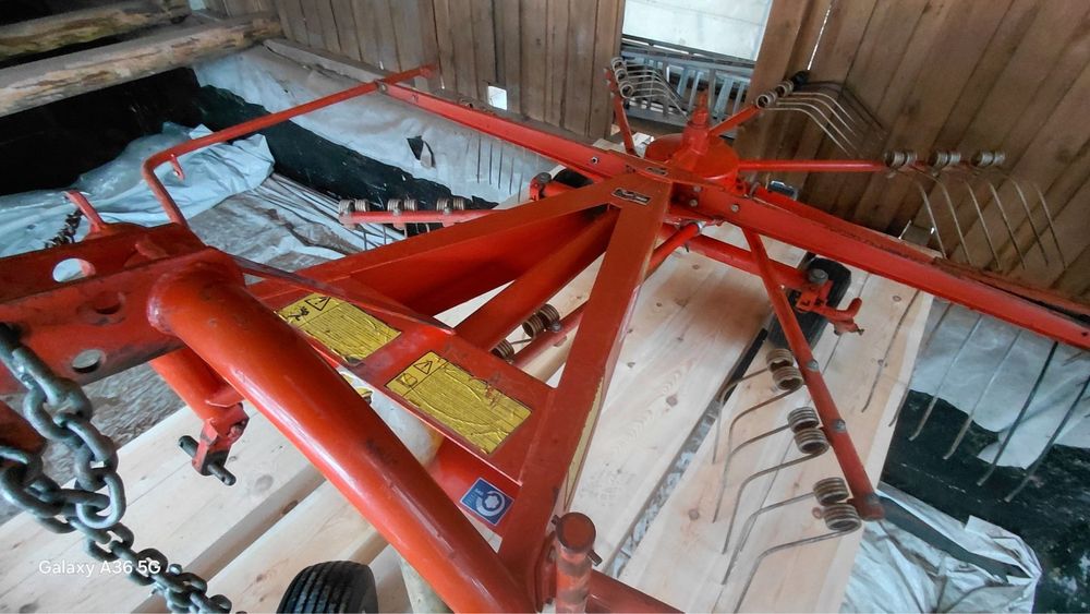 Сеносъбирач марка Kuhn