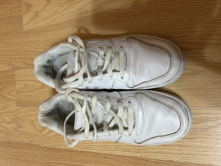 Adidași Nike marimea 39