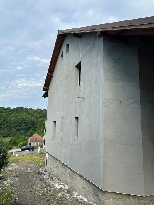 Casă de vânzare -271 mp utili,P+E.