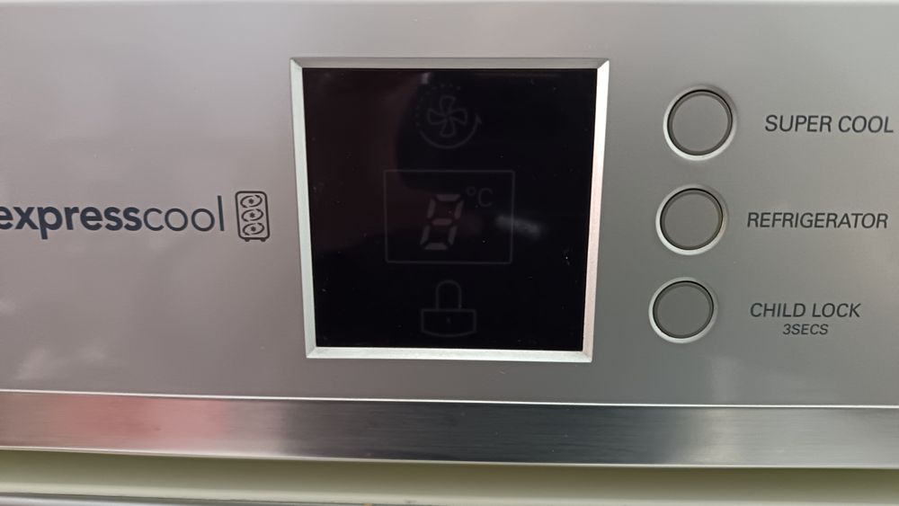 Frigider mare cu dozator apa rece