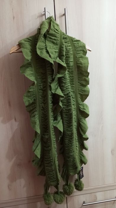 Fular nou cu eticheta pentru femei.