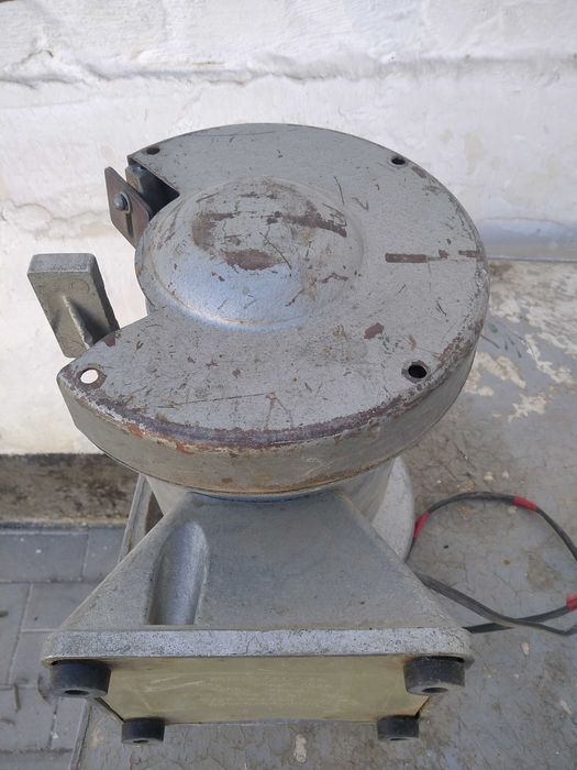 продам точильный станок на 2 камня