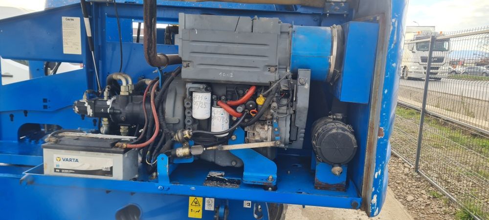 Nacela diesel  cu brat Genie