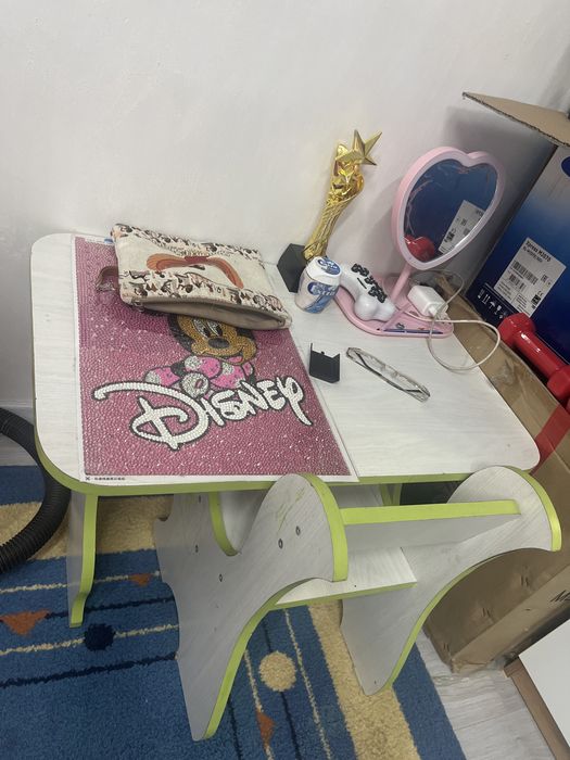 Детский стол со стулом