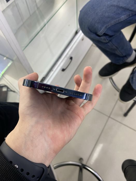 Продаю iPhone 12 PRO MAX 128/85%