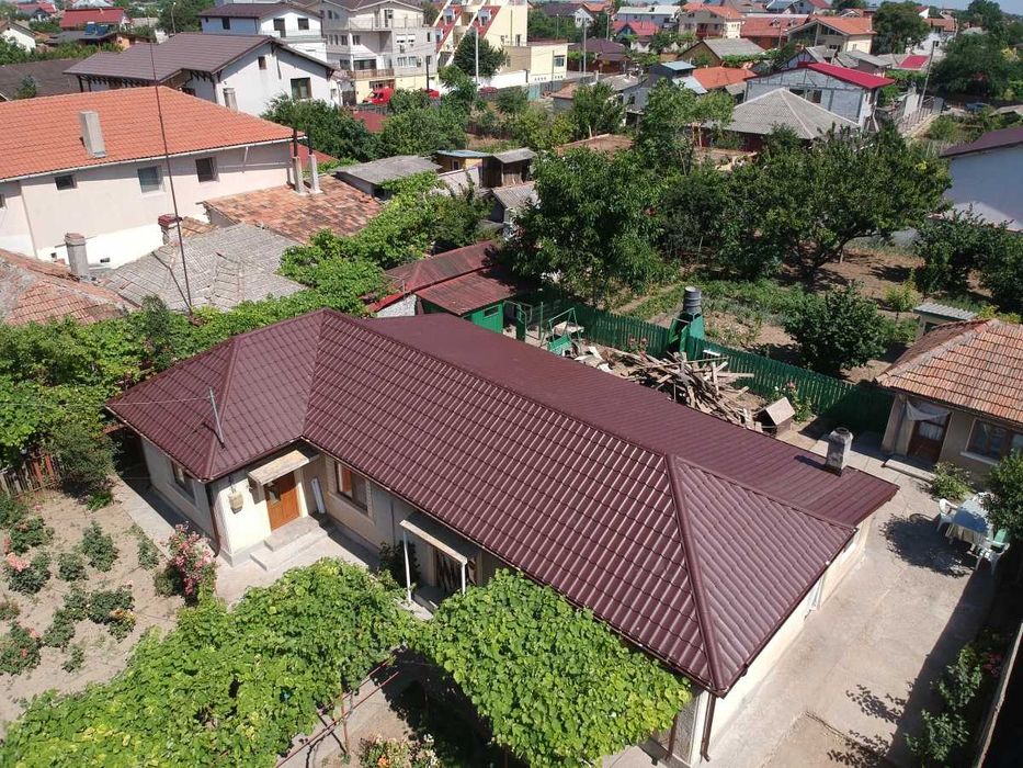 Firma acoperisuri, reparatii si montaj tigla metalica, hidroizolatii