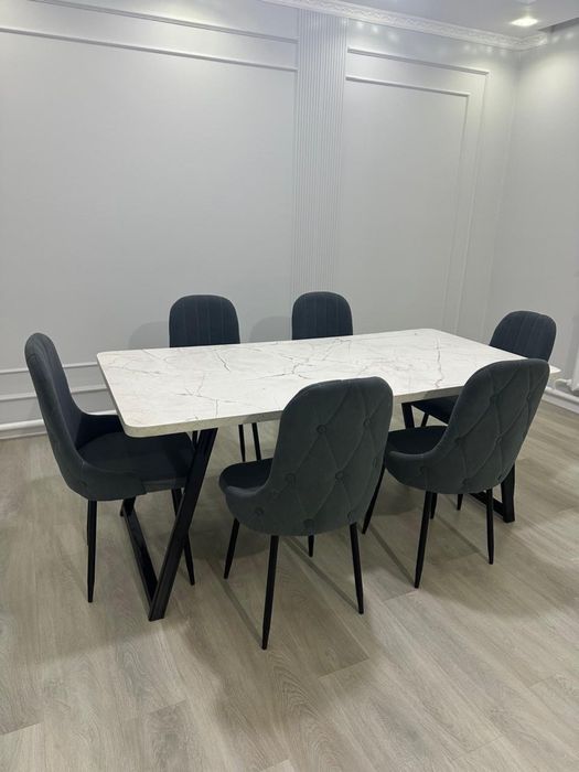 Стол с стульями новые