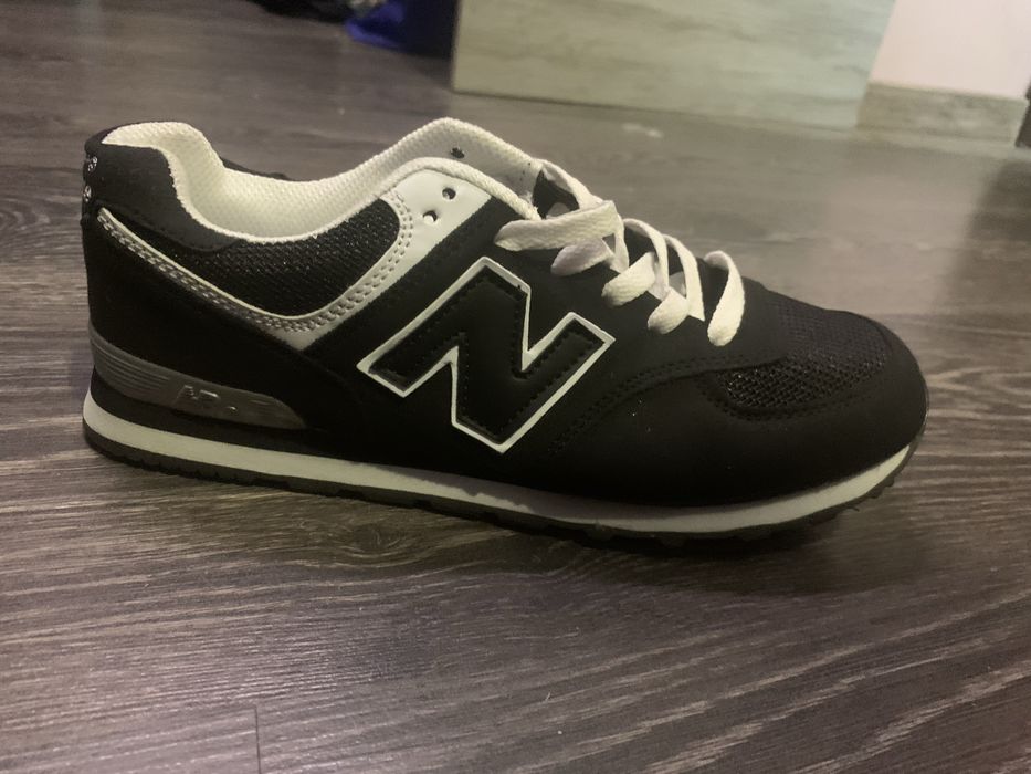 Маратонки new balance