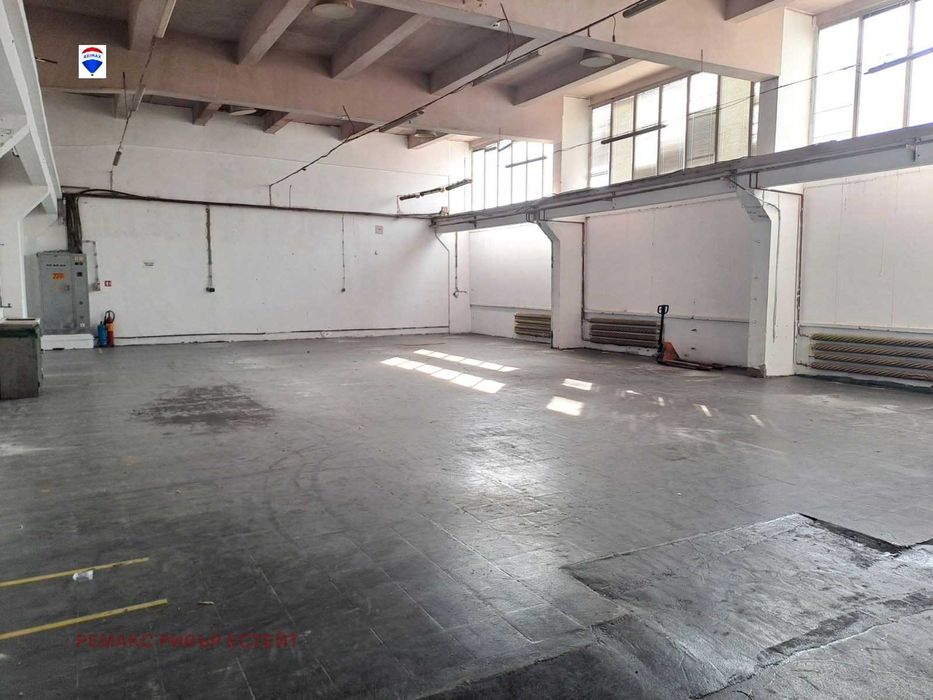 Дава се под наем Промишлена сграда в Русе, Родина 1 - 1000 кв.м за 5508 € - Снимка #1