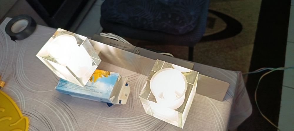 Aplică perete cu două corpuri din sticlă