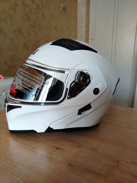 Продам мотошлем, новый