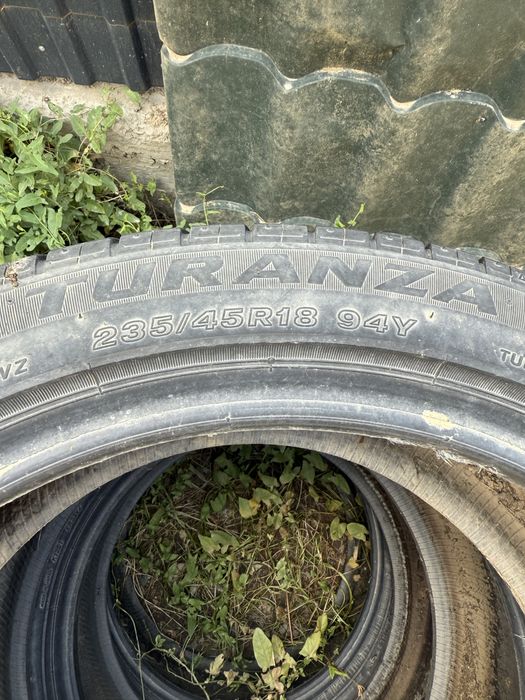Продам комплект шин