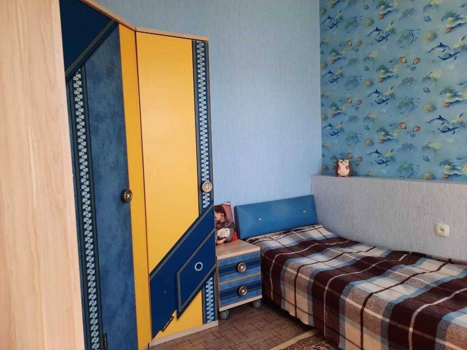 Продаю дом,  4 комнаты, в центре