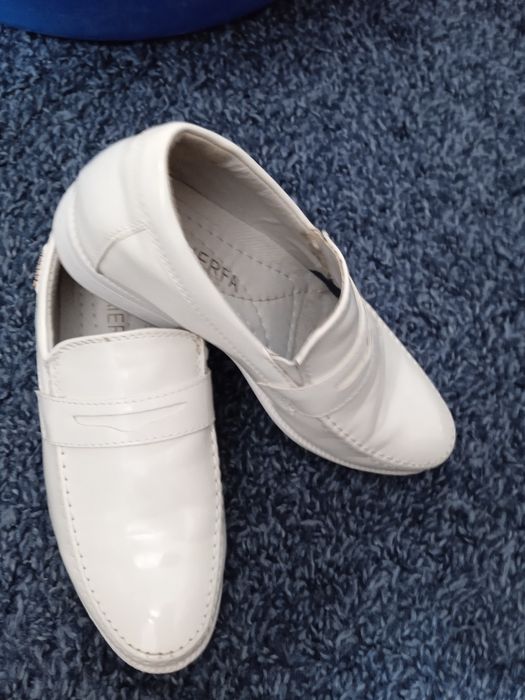 Продам Детские туфли.