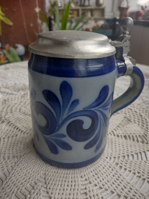 Ръчно рисувана халба със солна глазура и  подарък стомничка