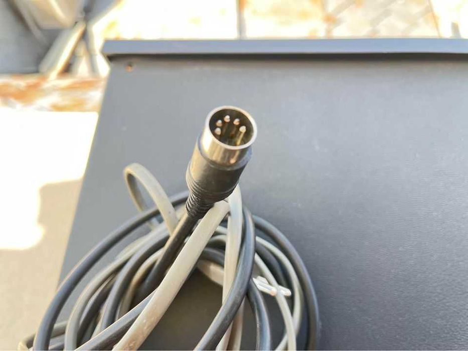 Стерео Тунер SHARP ST-1122, произведен през 1978 година.