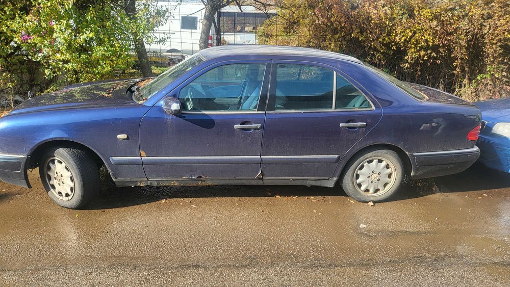 Мерцедес Е класа на части