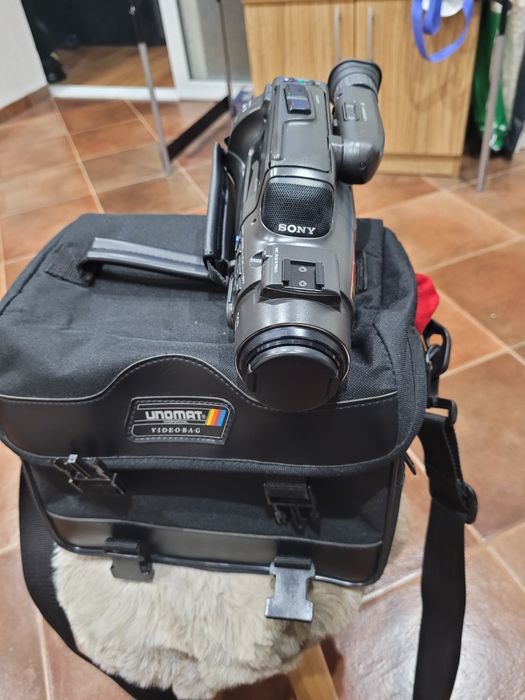 камера Сони, видео 8  FX270E