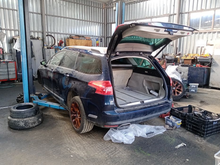Dezmembrari Citroen C5 2 (RD, TD) (2008-2017) 3.0 HDi 240 Motorina