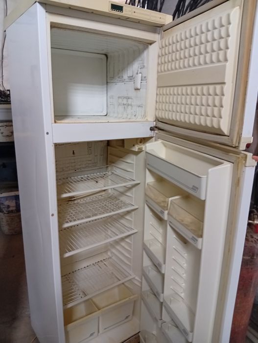 Холодильник бу продам