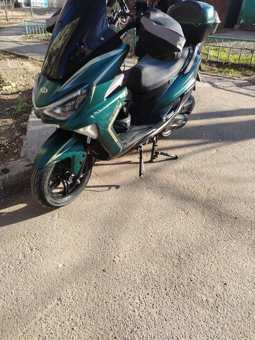 Мопед макси        .