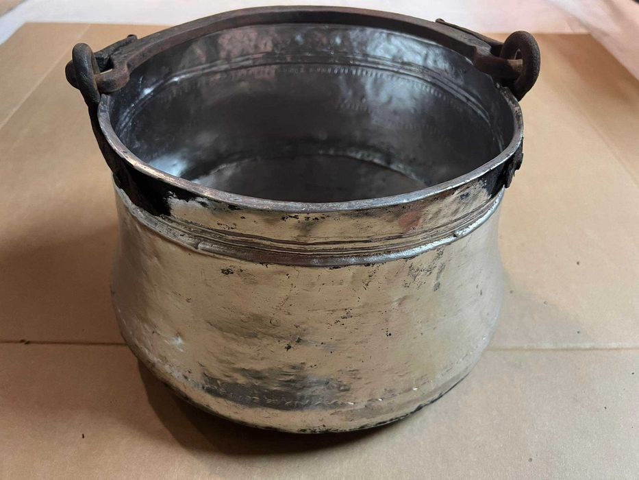 Меден голям котел