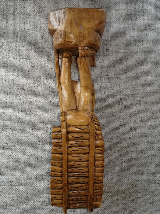 De vânzare sculptură din lemn