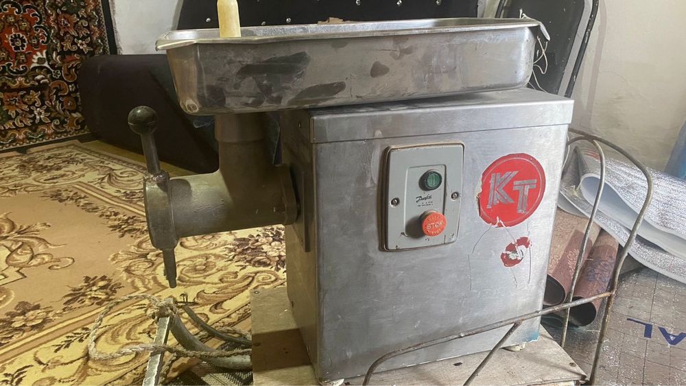 Мясорубка  380 Вт