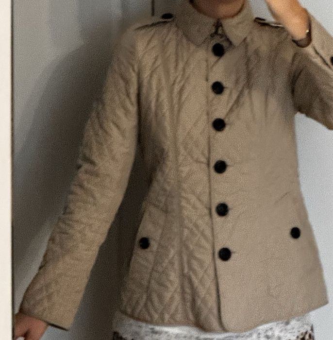Geaca bej Burberry, stare impecabila, marimea IT 40
