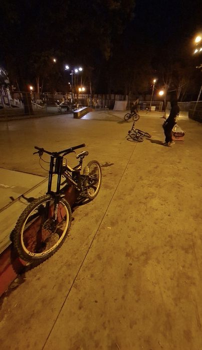 Bicicleta Downhill Mondraker Kaiser