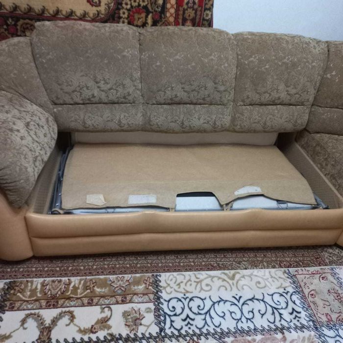 Угловой диван и кресло