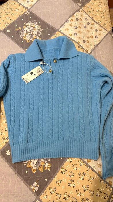 Пуловер женский.