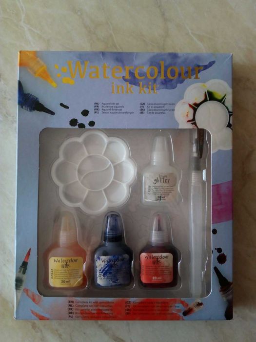 Акварелни скицници,бои,платна,моливи,гуми,телбот-кутийка консумативи.