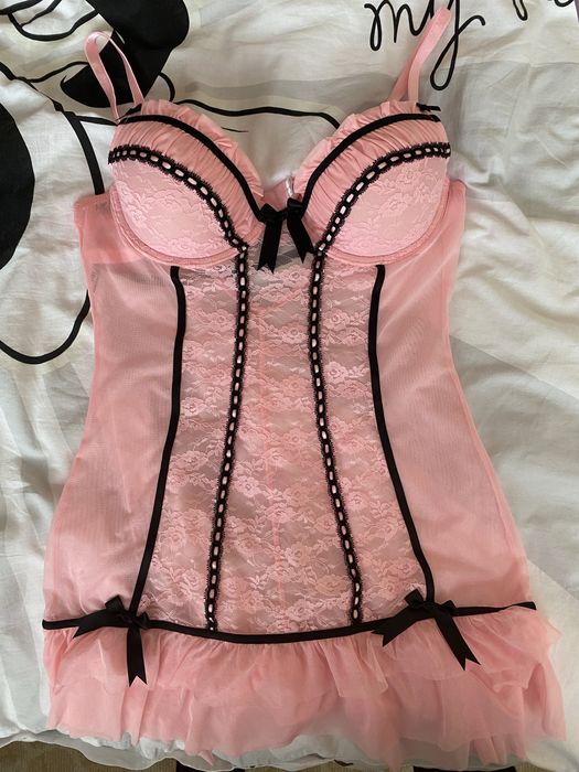 Сутиени и нощници