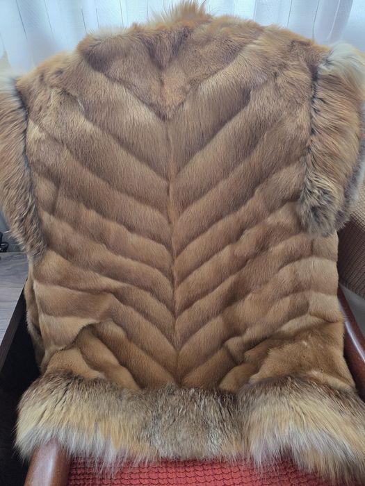 Vesta lunga blana de vulpe