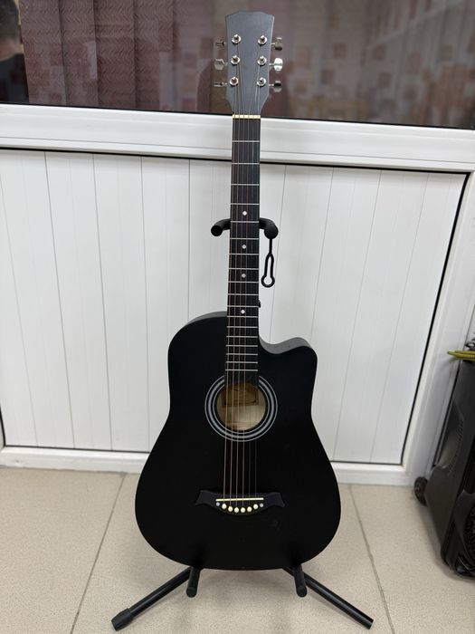 Акустическая гитара Чёрная