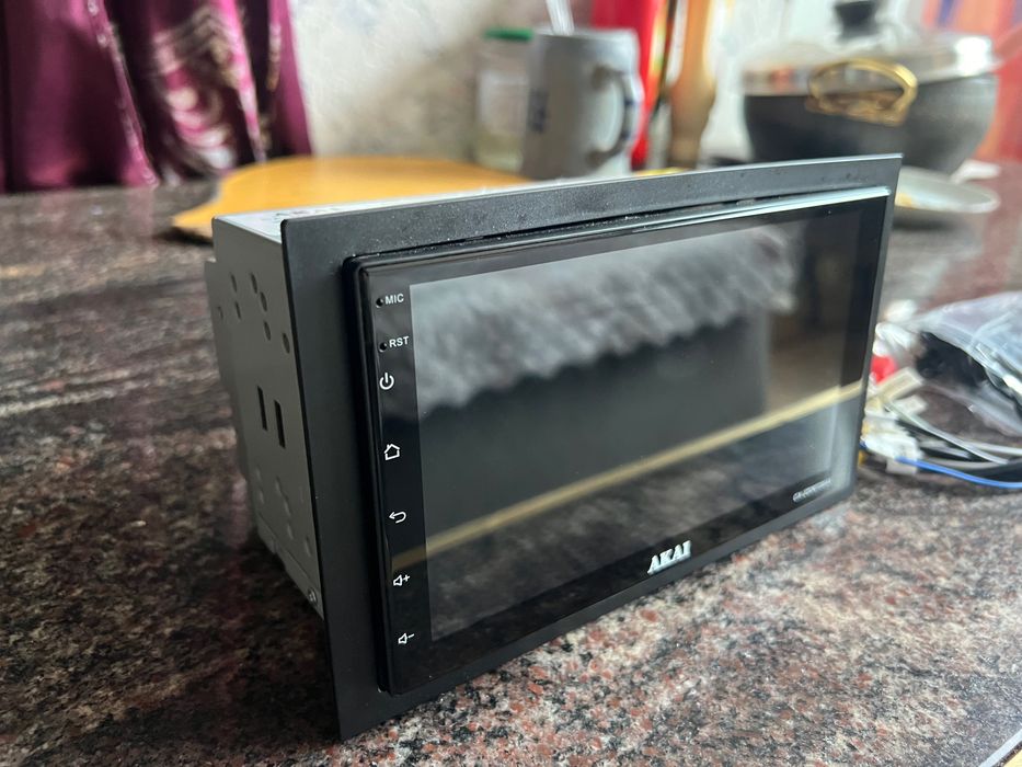 AKAI 2DIN мултимедия с тъчскрийн + кабели
