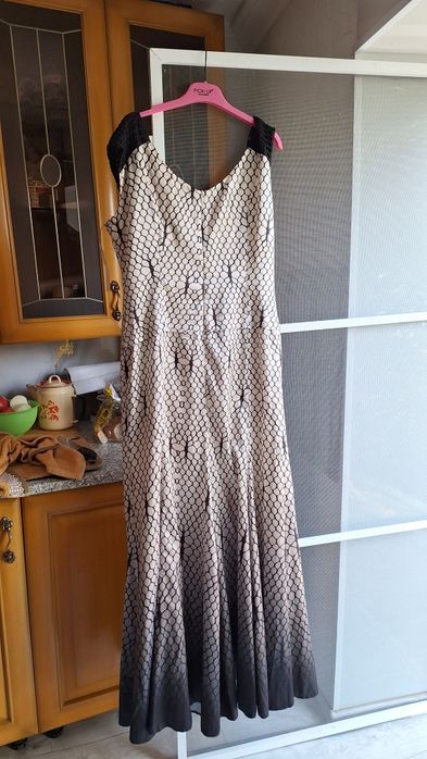 Черно белое платье
