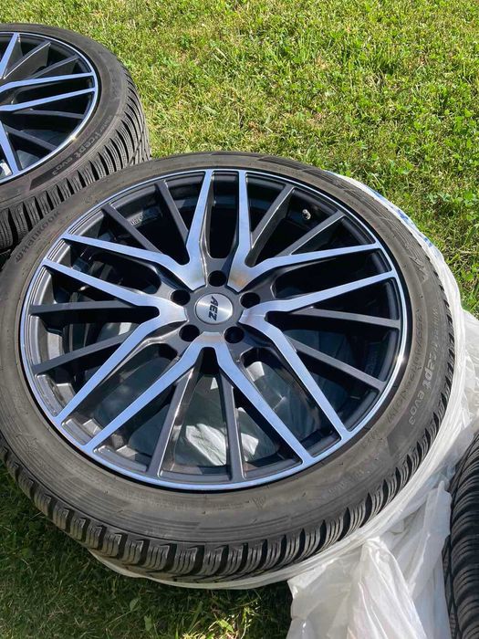 Зимни гуми HANKOOK 255/40R/20 с джанти 20 + комплект болтове