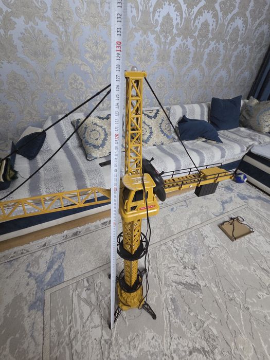 Игрушечный  башенный кран